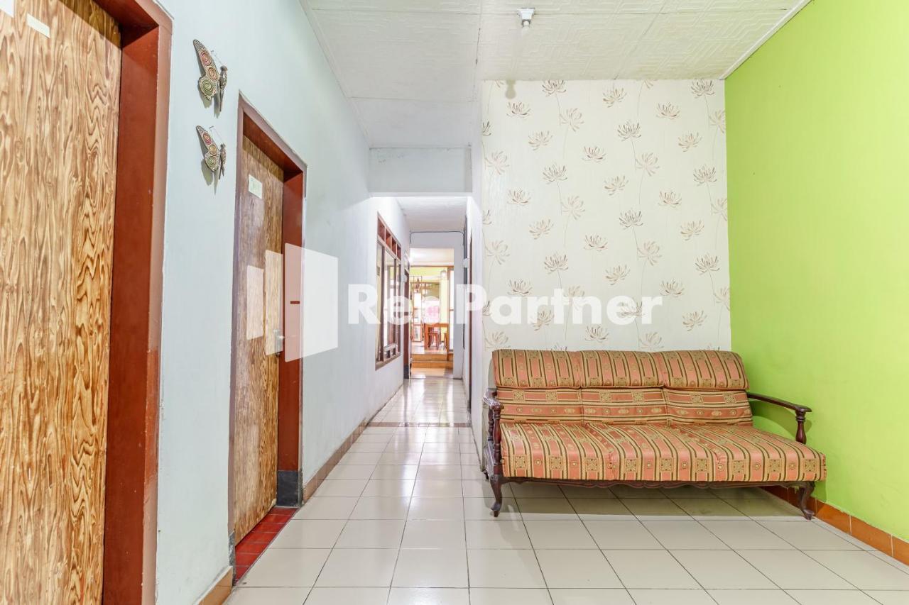 Nafisa Homestay Syariah Near Jatim Park 3 Batu Mitra Reddoorz Malang Zewnętrze zdjęcie