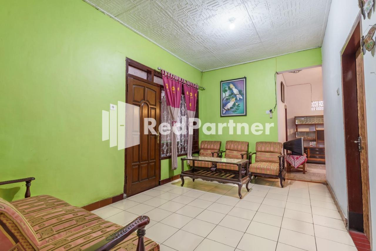 Nafisa Homestay Syariah Near Jatim Park 3 Batu Mitra Reddoorz Malang Zewnętrze zdjęcie