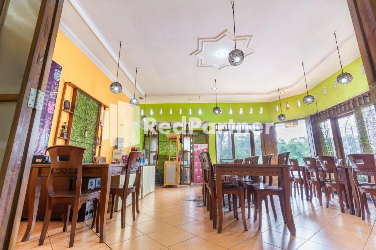 Nafisa Homestay Syariah Near Jatim Park 3 Batu Mitra Reddoorz Malang Zewnętrze zdjęcie